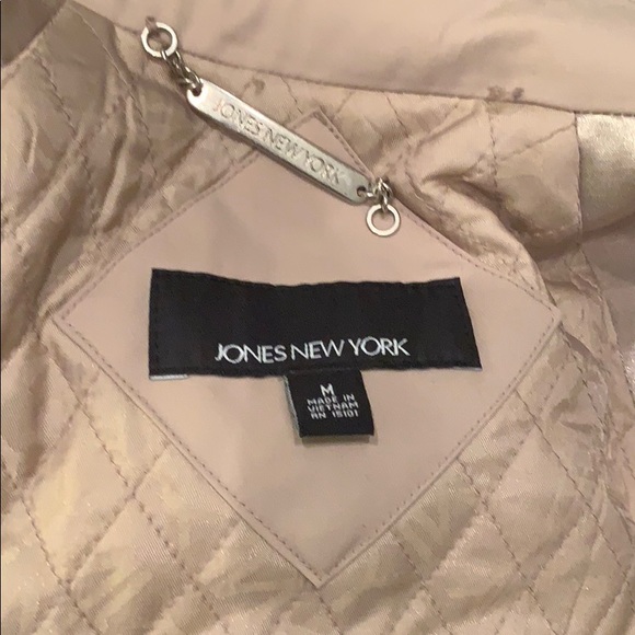 Jones of New York trench coat - Picture 3 of 4